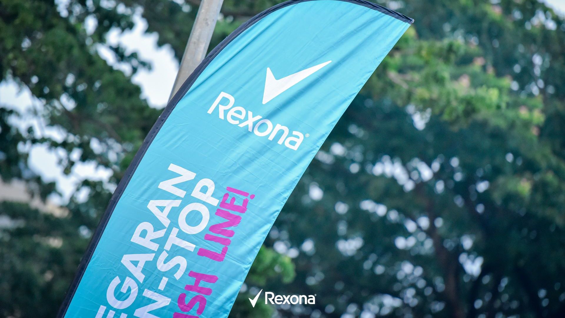 A blue Rexona flag.