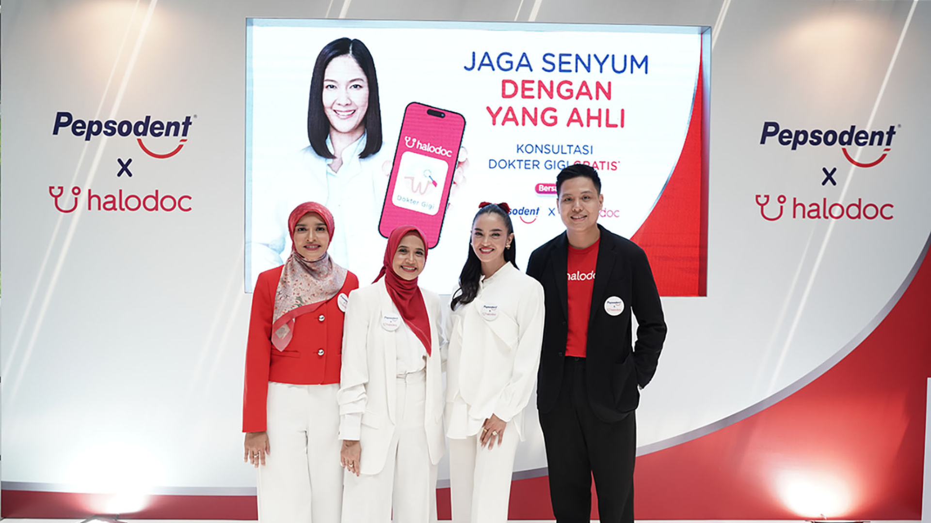 Launching procession of free online dental consultation service* by Pepsodent and Halodoc