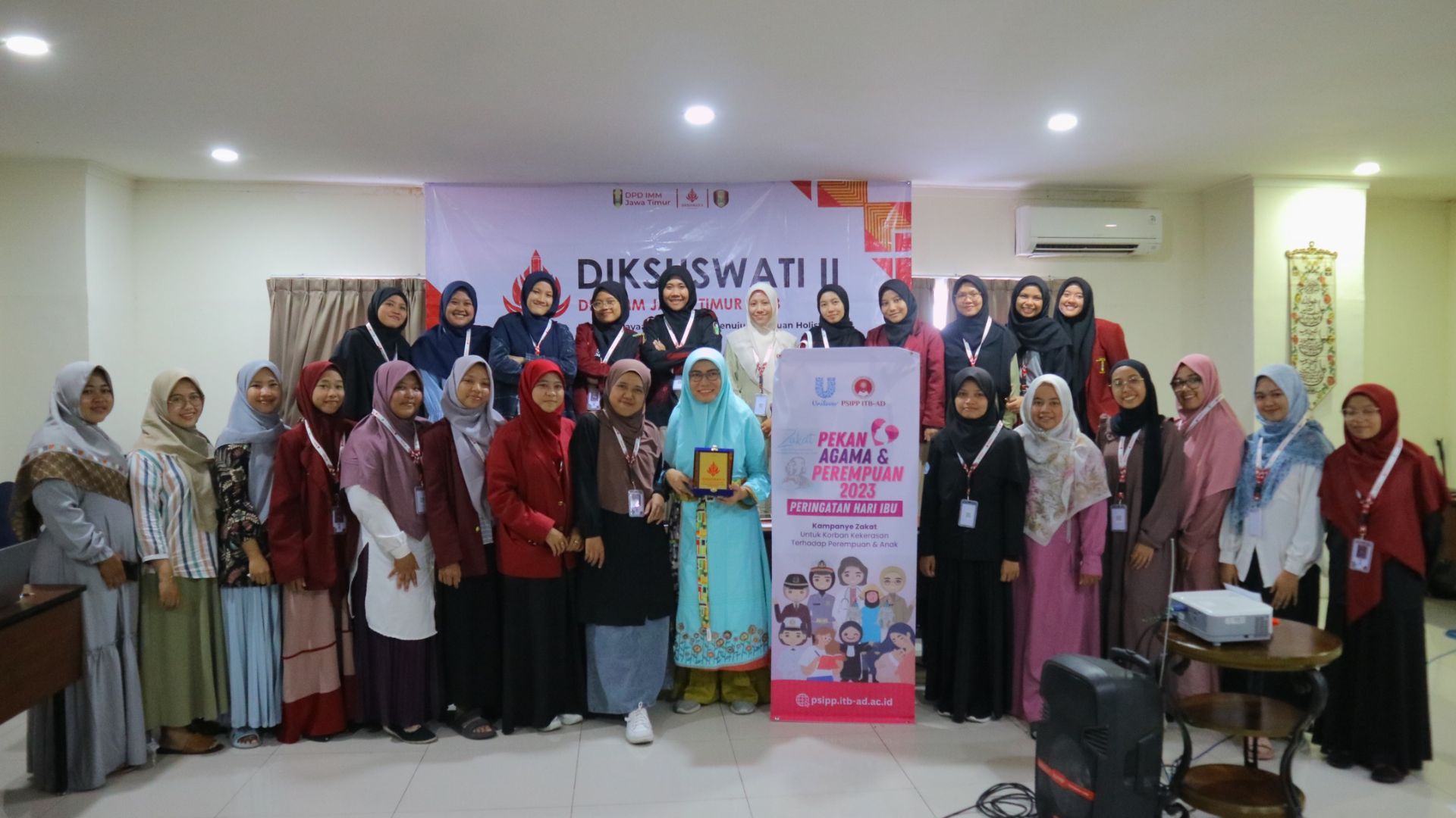 Rangkaian kegiatan seminar dan pelatihan “Pekan Agama dan Perempuan” dengan melibatkan mitra PSIPP dari berbagai provinsi