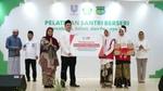 Lifebuoy appointed 2 students as peer educators to strengthen the sustainability of the Pesantren Sehat program