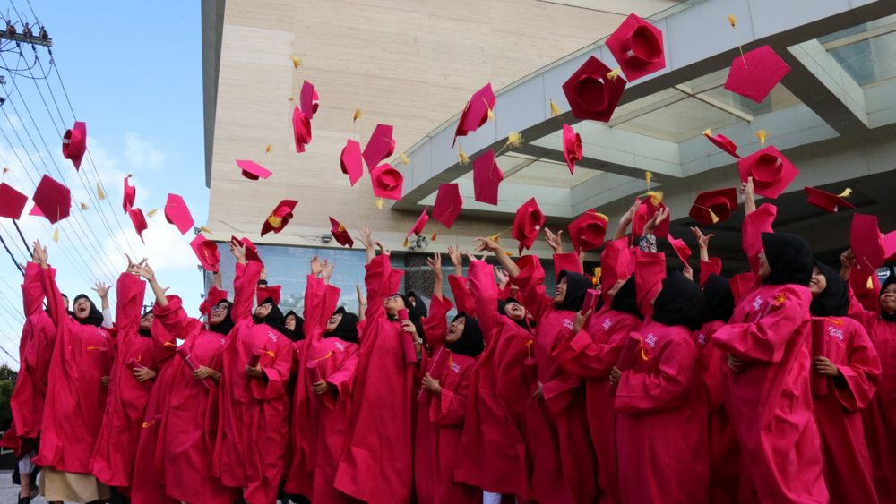 Berdayakan wanita muda indonesia ke akses pendidikan lebih tinggi 